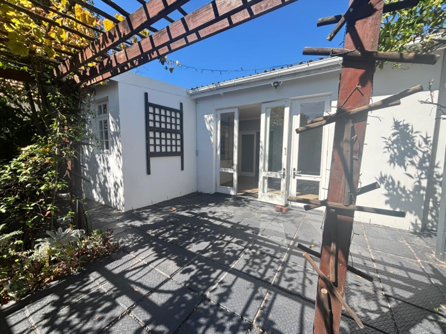 To Let 2 Bedroom Property for Rent in Claremont Western Cape
